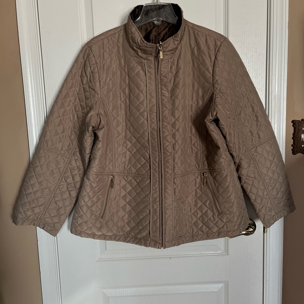 Gold Quilted Reversible Jacket XL in mint condition